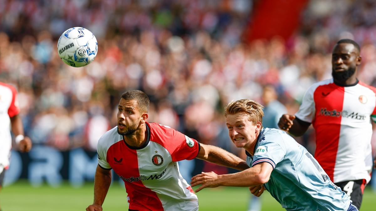 Feyenoord sezona puan kaybyla balad