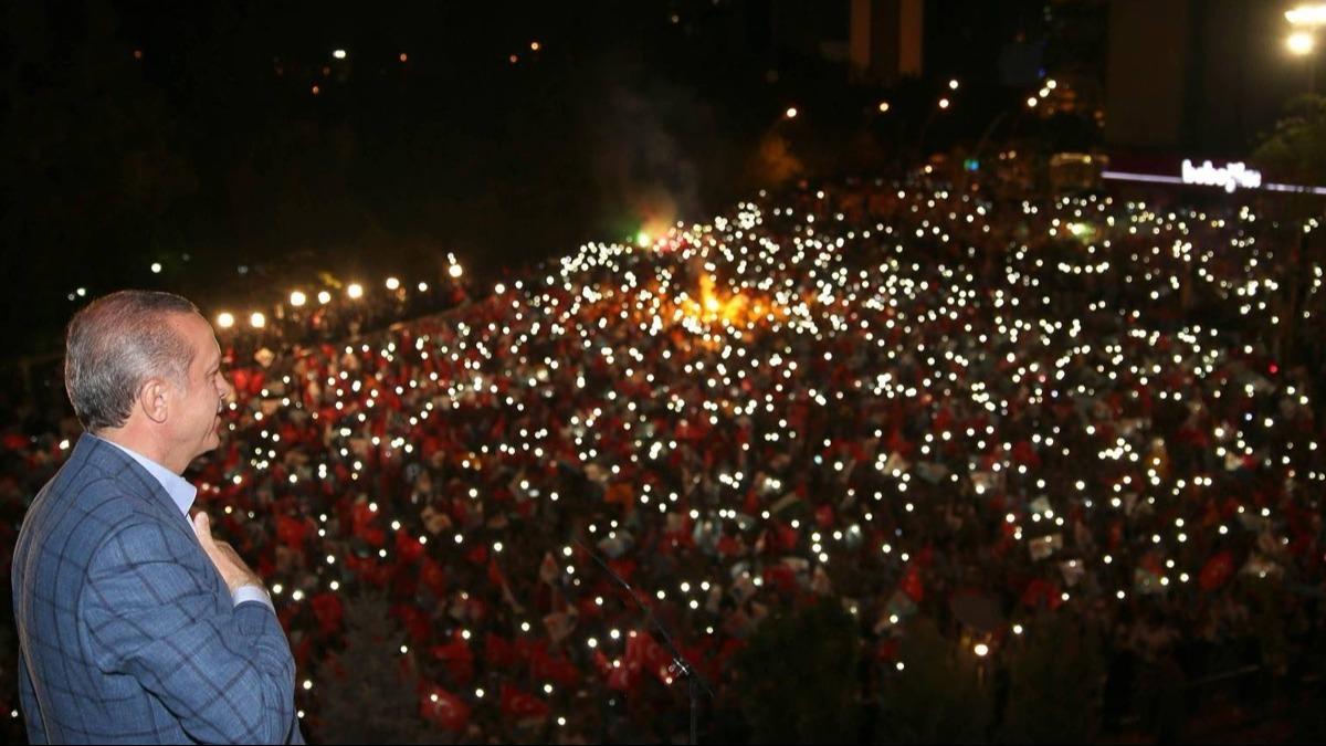 letiim Bakan Altun'dan, Cumhurbakan Erdoan'n grevde 10. yl paylam: Trkiye'nin ykselii durmakszn devam edecek