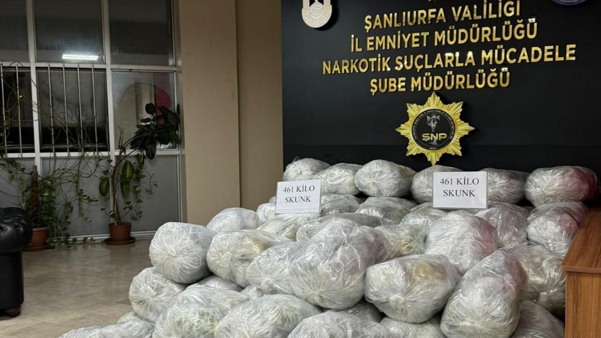 Durdurulan arata 461 kg sentetik uyuturucu ele geirildi