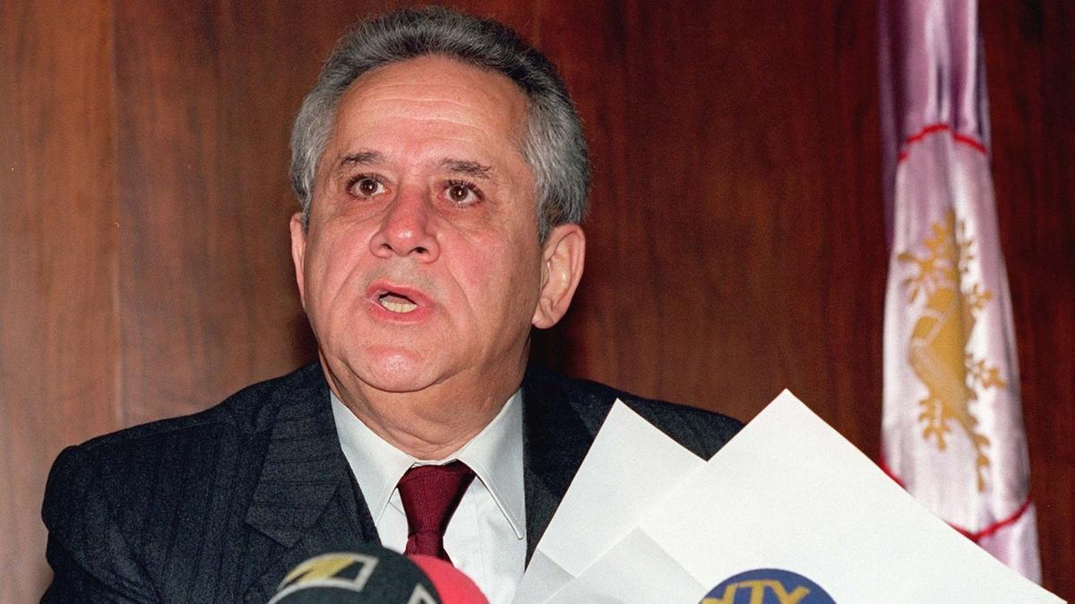 Nuri Alan vefat etti  