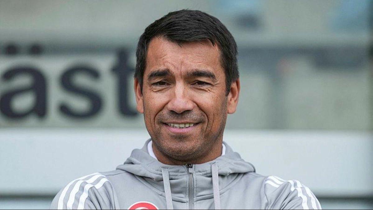 Giovanni van Bronckhorst'tan Mui aklamas!