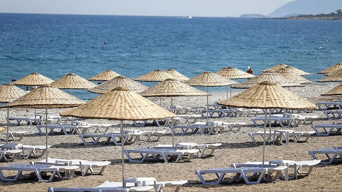 Emeklilere halk plajlarnda cretsiz hizmet