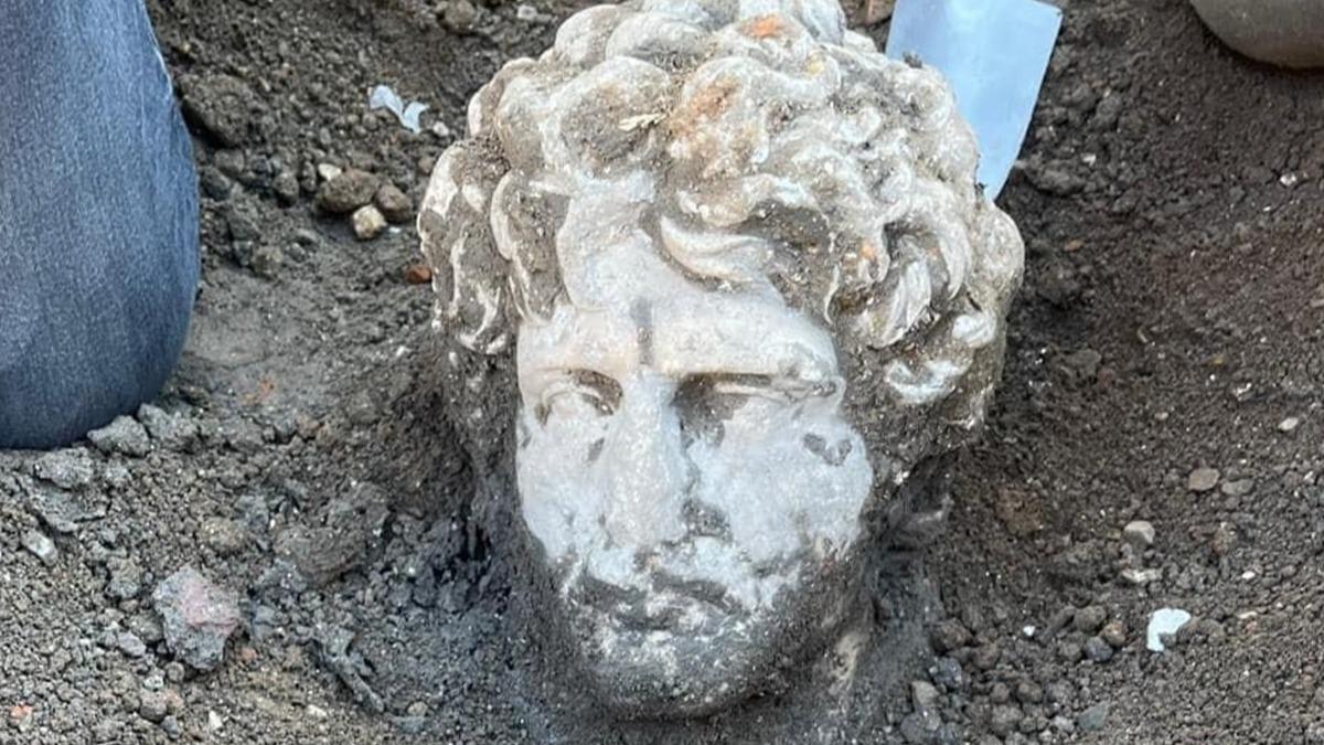 Kaz almalar srasnda bulundu! 1800 yllk olduu tahmin ediliyor