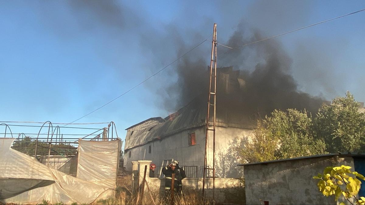 Antalya'da kat fabrikasnda yangn
