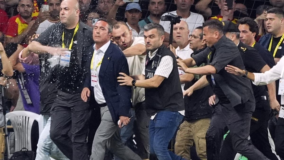 Fenerbahe'den Gztepe ma sonras tepki: Futbol terr