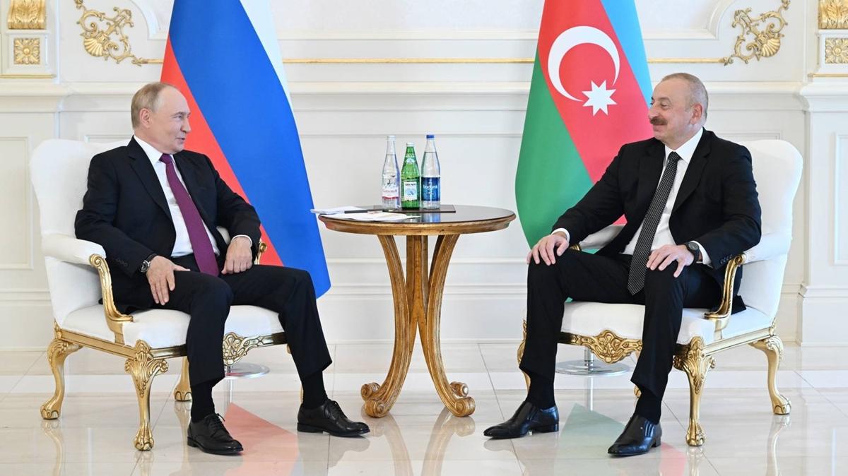 Aliyev ile gren Putin: Bar iin destee hazrz