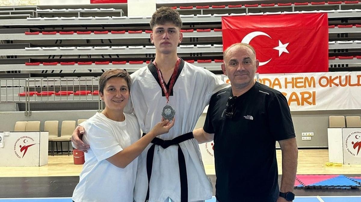 Gm madalyann kazanan Recep Alperen Akta 