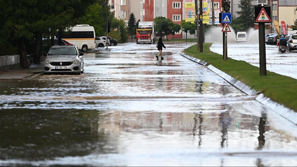 Meteoroloji'den Marmara, Karadeniz ve  Anadolu iin saanak ya uyars