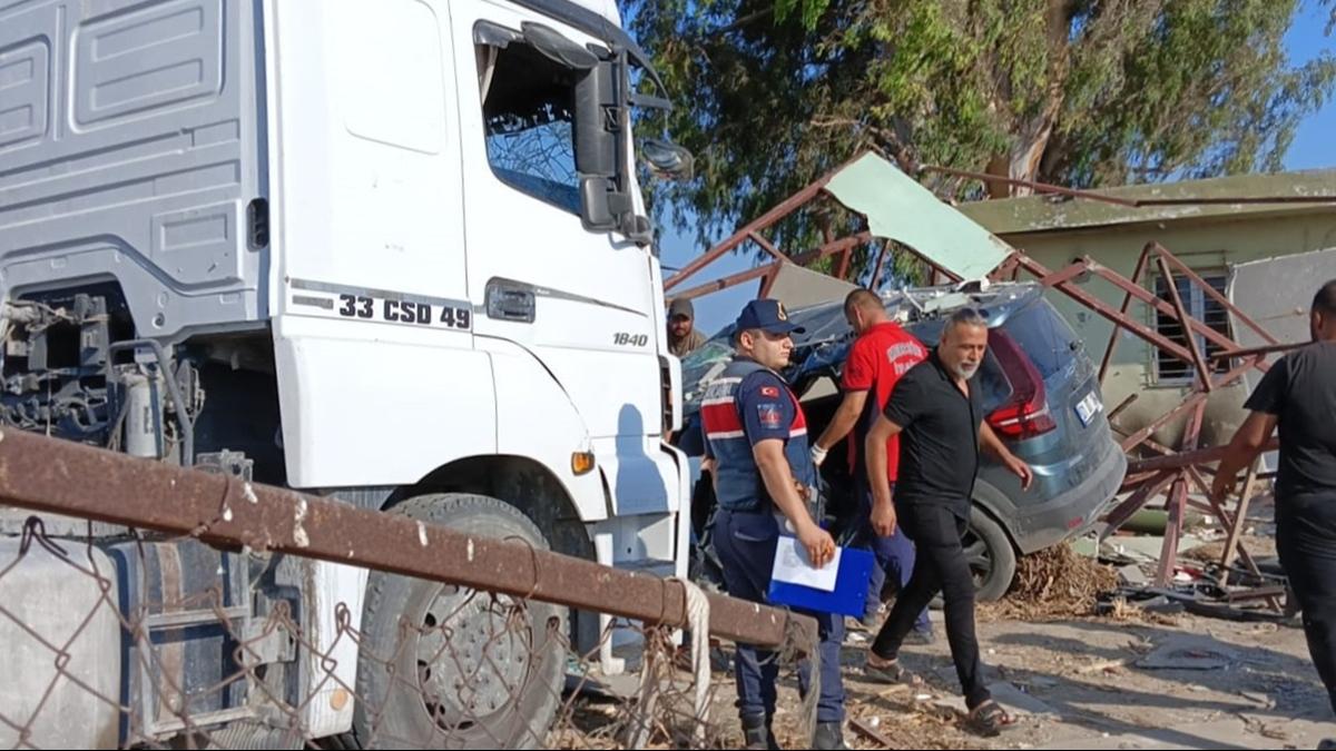 Mersin'de feci kaza! Trla cipin arpmas sonucu 1 kii ld, 6 kii yaraland