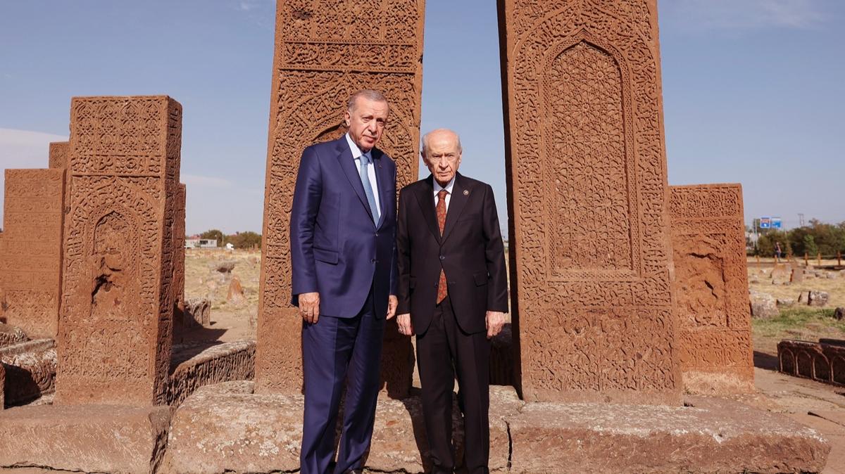 Cumhurbakan Erdoan, Ahlat'ta Seluklu mezarln ziyaret etti