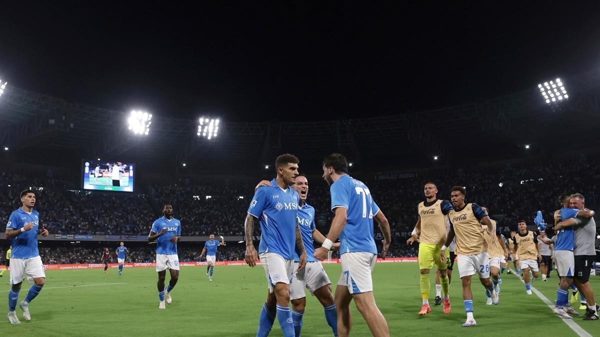 Napoli siftah yapt!