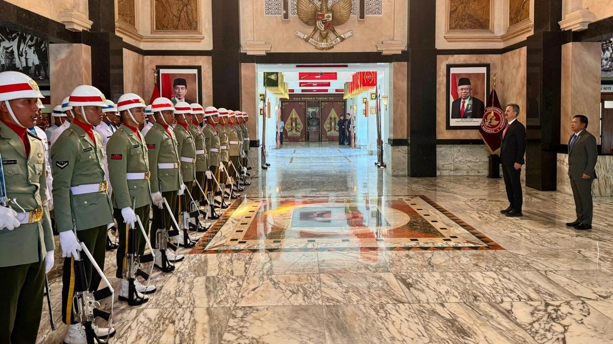 Trk savunma sanayisinden Endonezya karmas! Grgn: Tarihi bir ana tanklk etmenin gururunu yayoruz