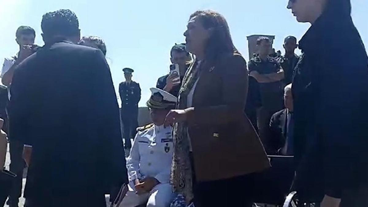 Afyonkarahisar Belediye Bakan Burcu Kksal sandalyeyi grnce kriz kard!