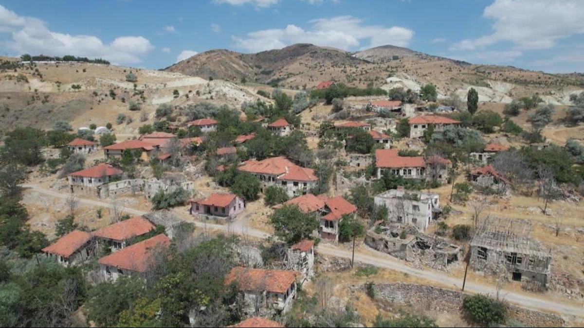 'Cinli ky'de endie verici olay! Video ekmeye giden 3 arkada bir kiinin cesedini buldu