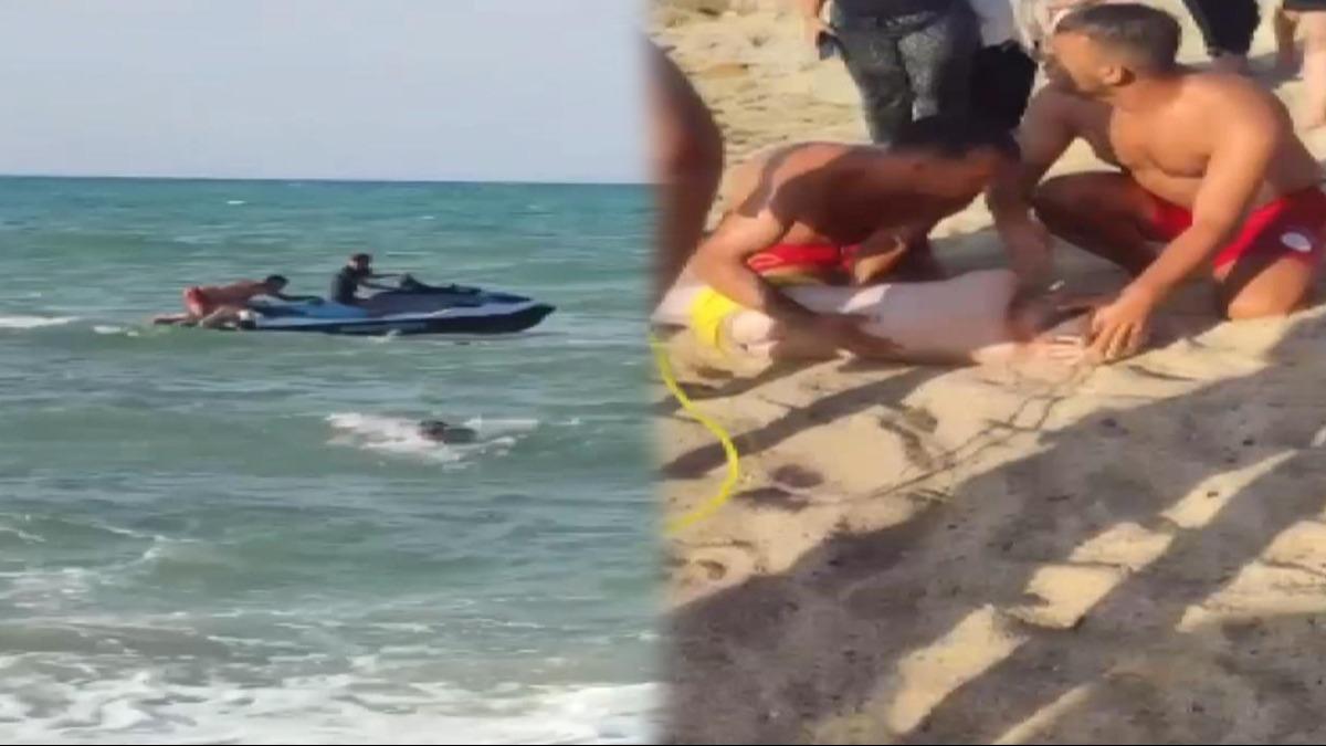 Dev dalgalara aldr etmeden denize girdi! Arnavutky'de boulma tehlikesi geiren ocuk son anda kurtarld 