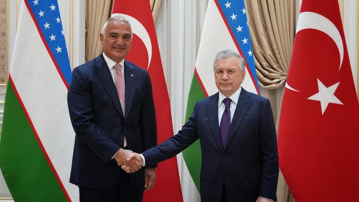 Bakan Ersoy, zbekistan Cumhurbakan Mirziyoyev ile Takent'te bir araya geldi 