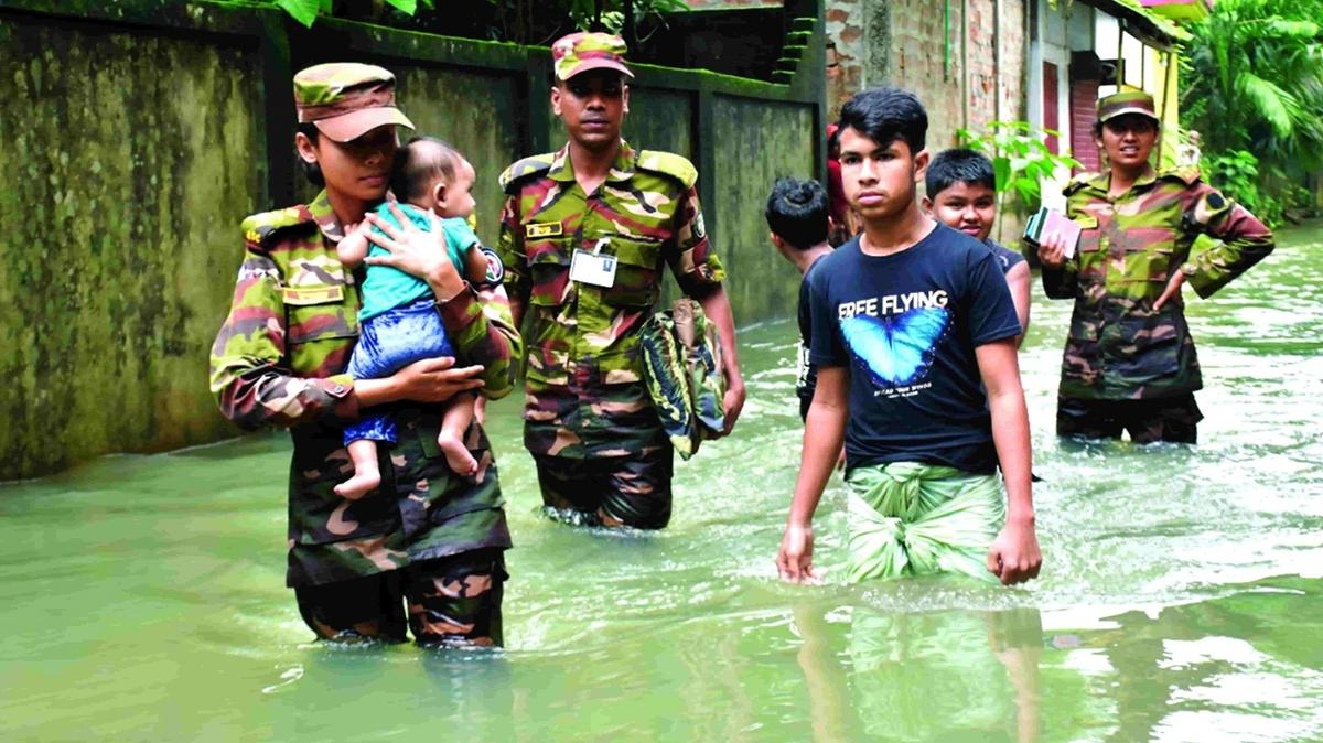 Banglade'te sel felaketi: 52 l 