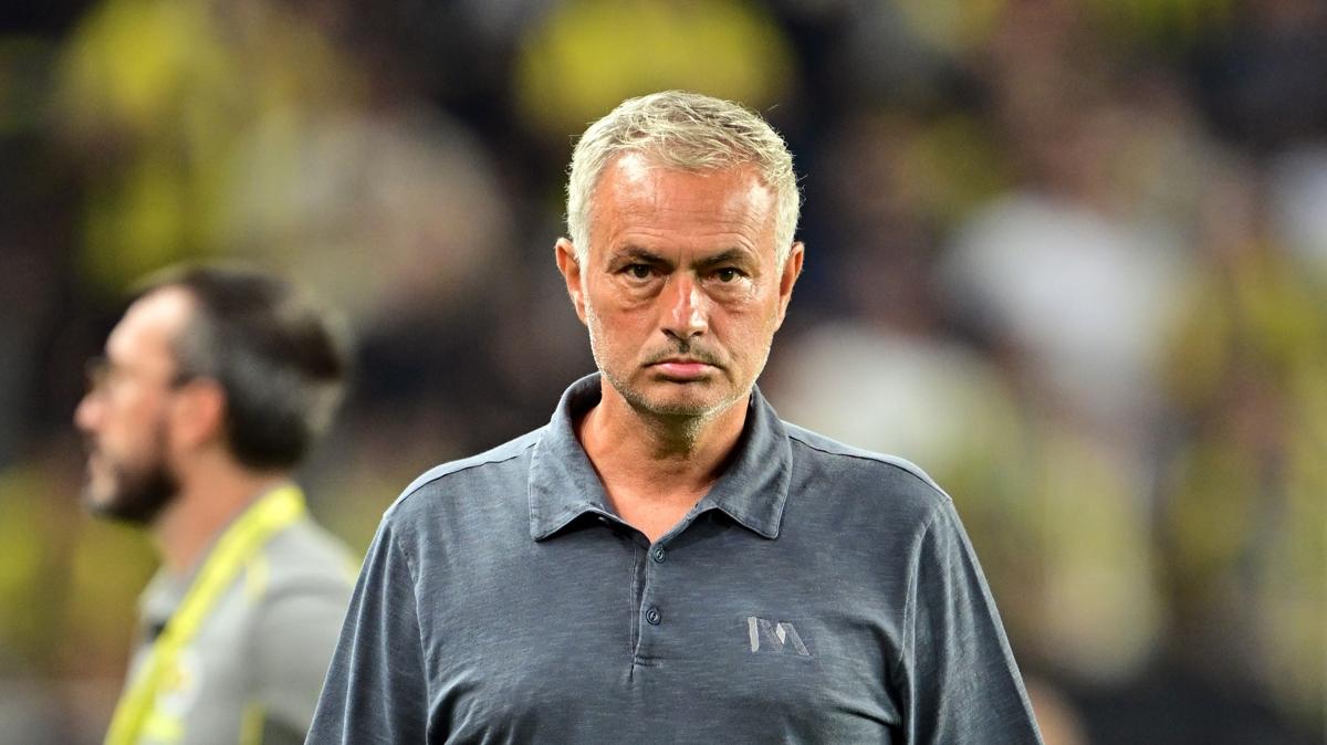 Jose Mourinho'dan Amrabat sorusuna olay cevap!
