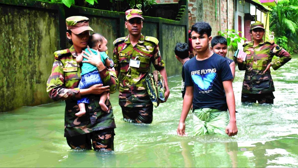 Banglade'te iddetli yalarn neden olduu sel felaketinde can kayb 59'a ykseldi