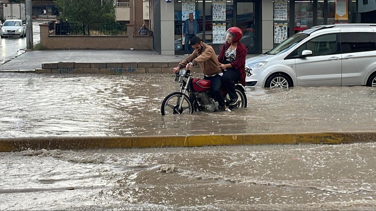 Eskiehir'de saanak ve dolu hayat olumsuz etkiledi