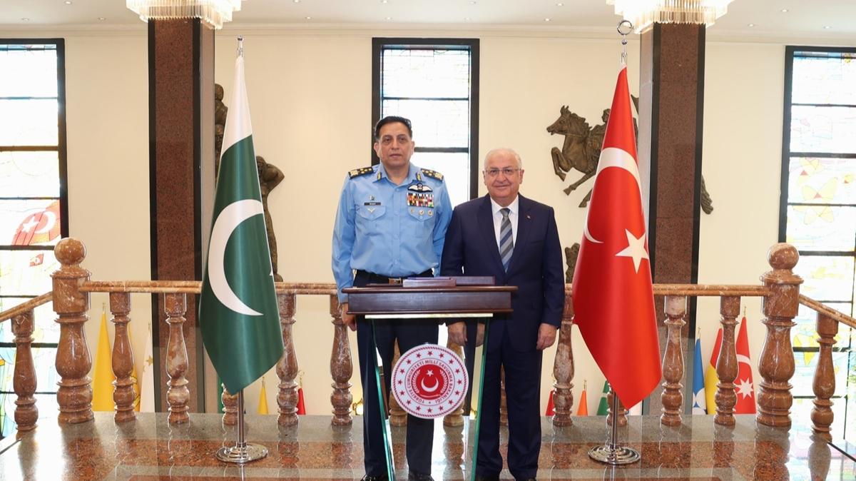 Bakan Gler, Orgeneral Sidhu'yu kabul etti