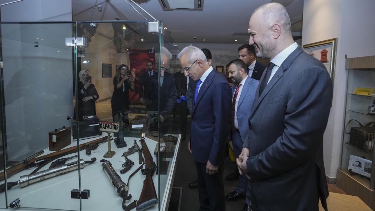 PTT Pul Mzesi'ni ziyaret eden Bakan Uralolu: Yl sonuna kadar ziyareti saysnn 100 bini geecei grlyor