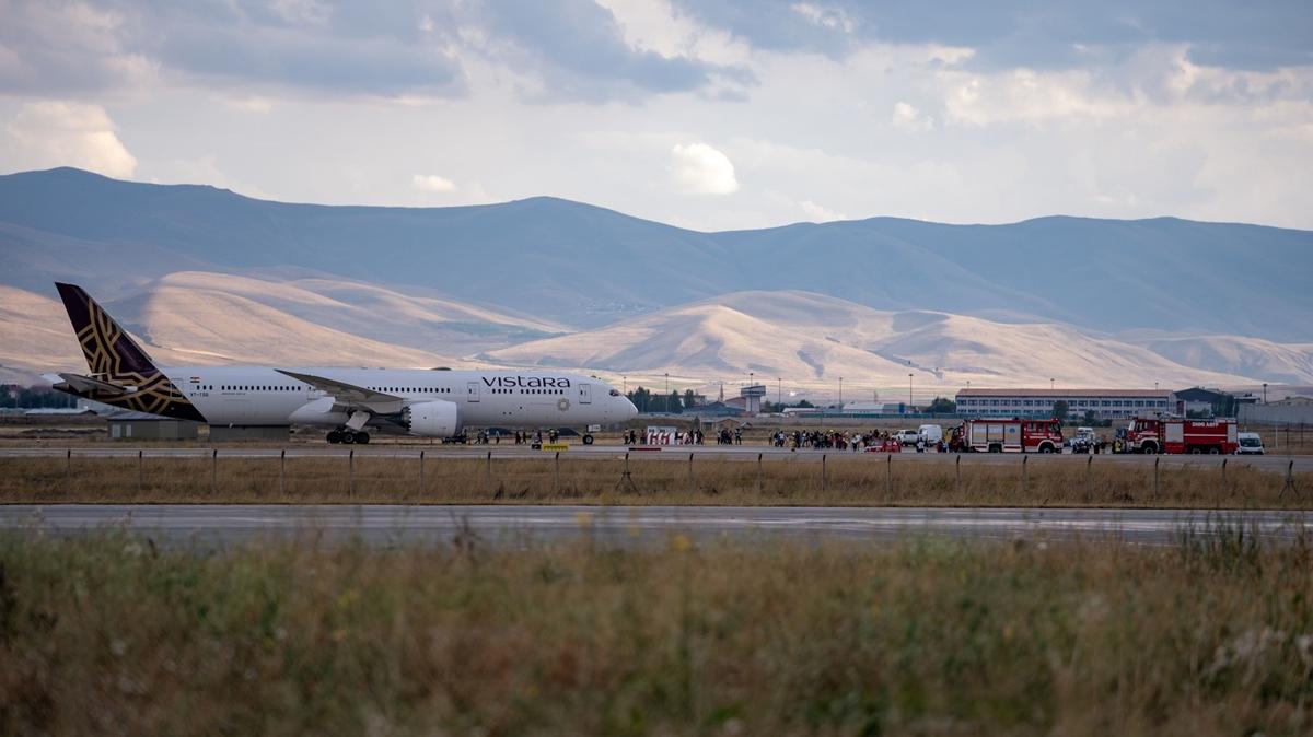 Yolcu uanda bomba alarm! Hindistan'dan Almanya'ya giden uak Erzurum'a indi