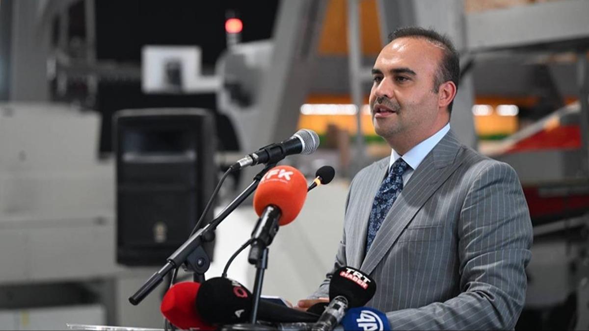 Bakan Kacr'dan uluslararas bilgisayar ile astronomi ve astrofizik olimpiyatlarnda madalya kazanan rencilere tebrik
