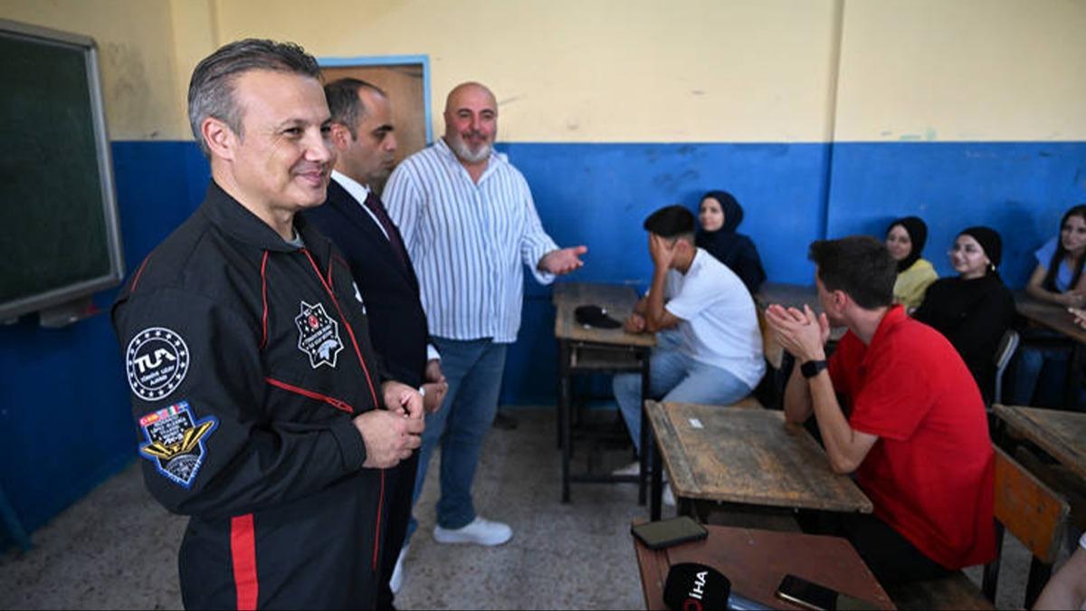 Astronot Gezeravcı öğrencilerle buluştu: Sevgili kardeşlerimizin ilgi ve alakası müthiş seviyede
