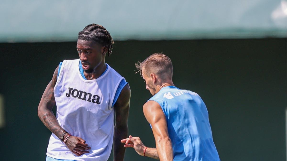 Trabzonspor yeni 10 numarasn duyurdu