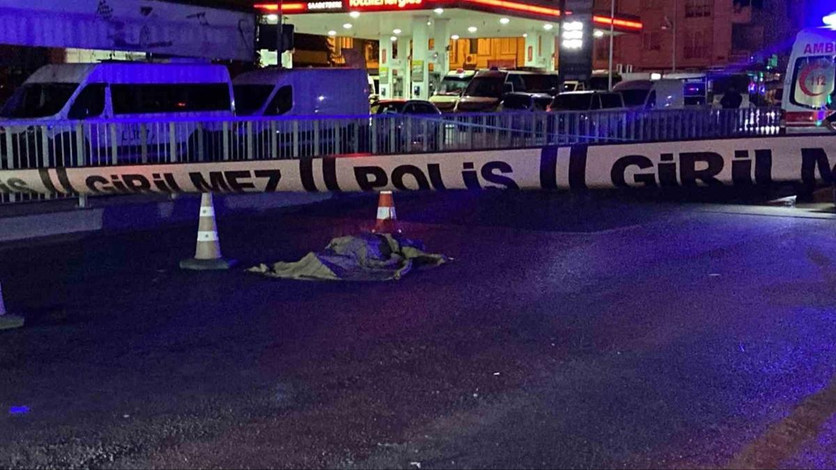 Avclar'da feci kaza: 1 l