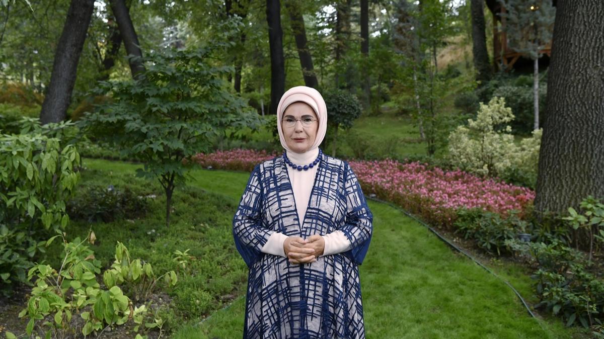 Emine Erdoan'dan dnyaya mesaj: Tm atma blgelerinin ocuklarna insan onuruna yakr bir gelecek borluyuz