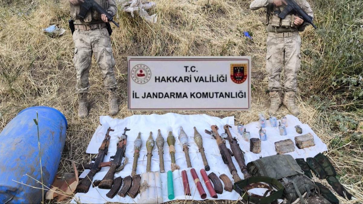 Hakkari'de PKK'ya ynelik operasyonda silah, patlayc dzenekleri ve mhimmat ele geirildi