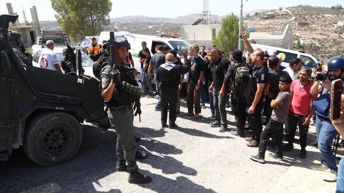 srail askerleri Trk aktivistin ldrld Beyta'da Filistinlilerin protestosuna engel oldu