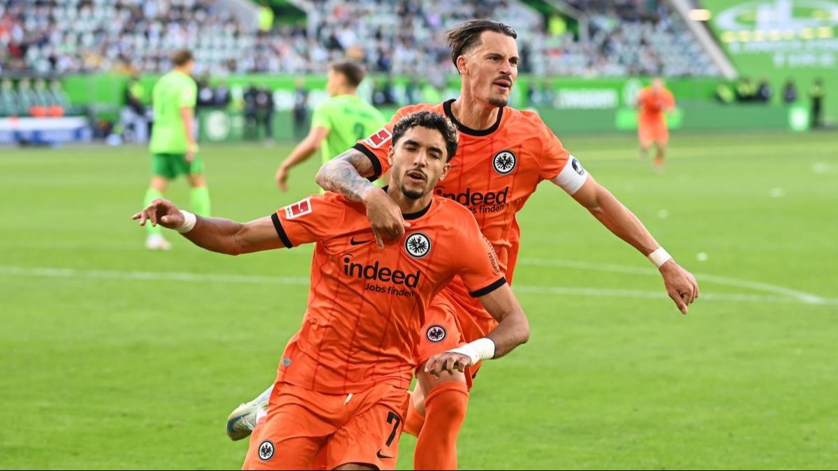 Frankfurt, Wolfsburg deplasmanndan 3 puanla dnyor