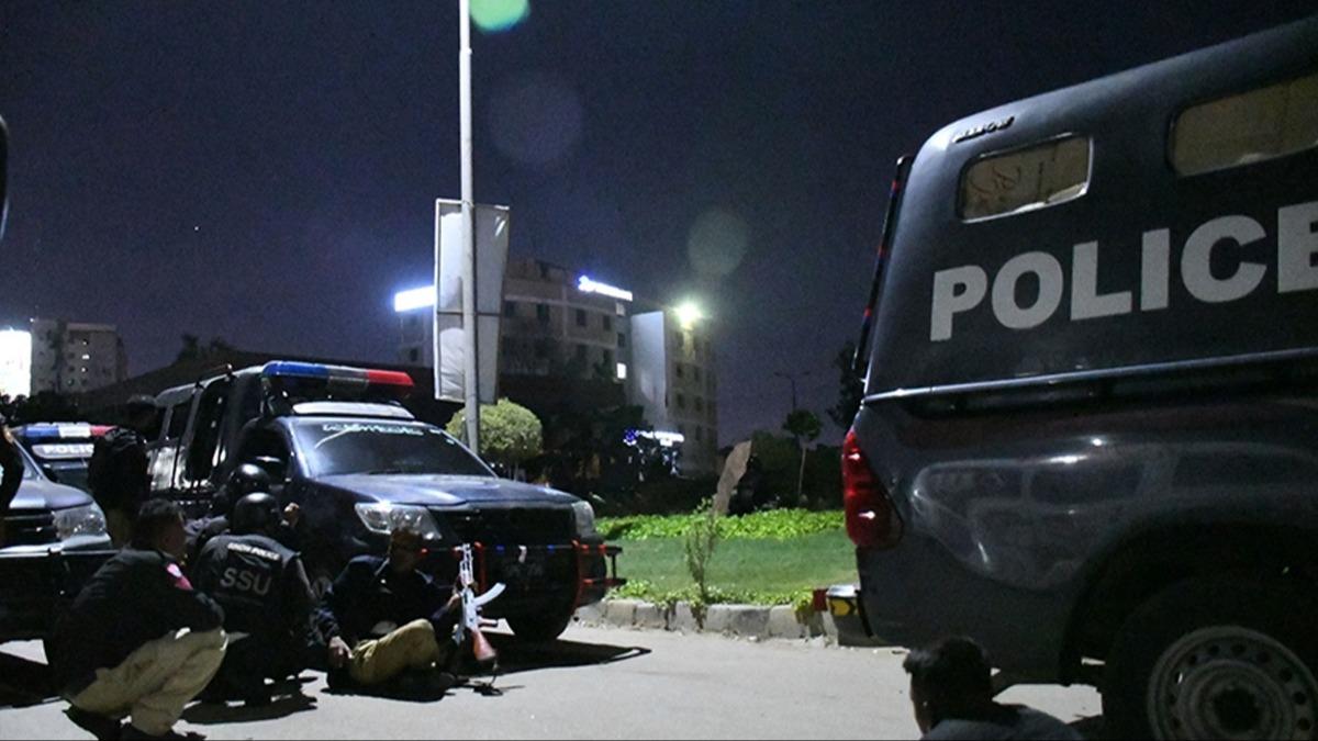 Pakistan'da bombal saldr: 2 polis hayatn kaybetti