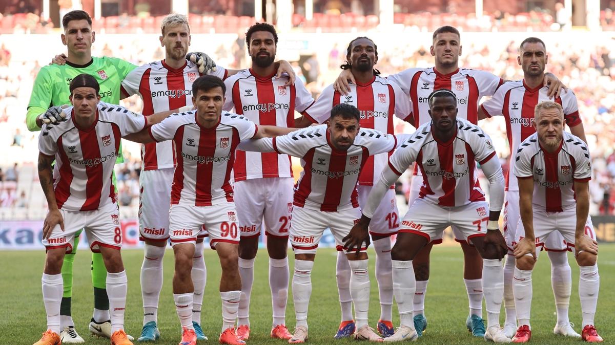 Sivasspor yeniden galibiyetle tant