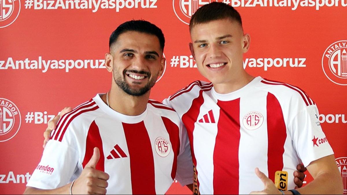 Antalyaspor yeni transferleri iin imza treni dzenledi