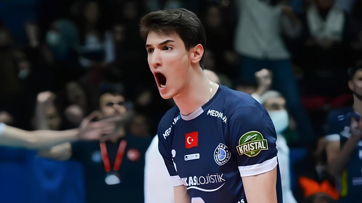 Milli voleybolcu Efe Mandıracı'nın yeni adresi İtalya oldu