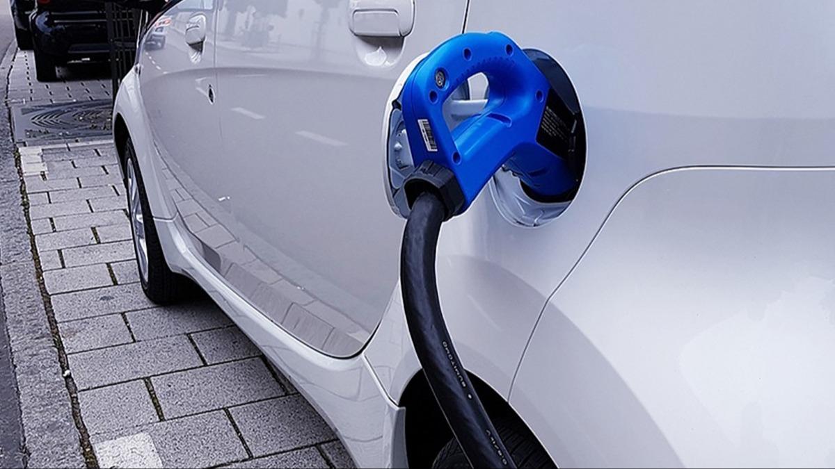 AB'de elektrikli otomobillerin toplam satlardaki paynn yzde 24'e ulaaca ngrld