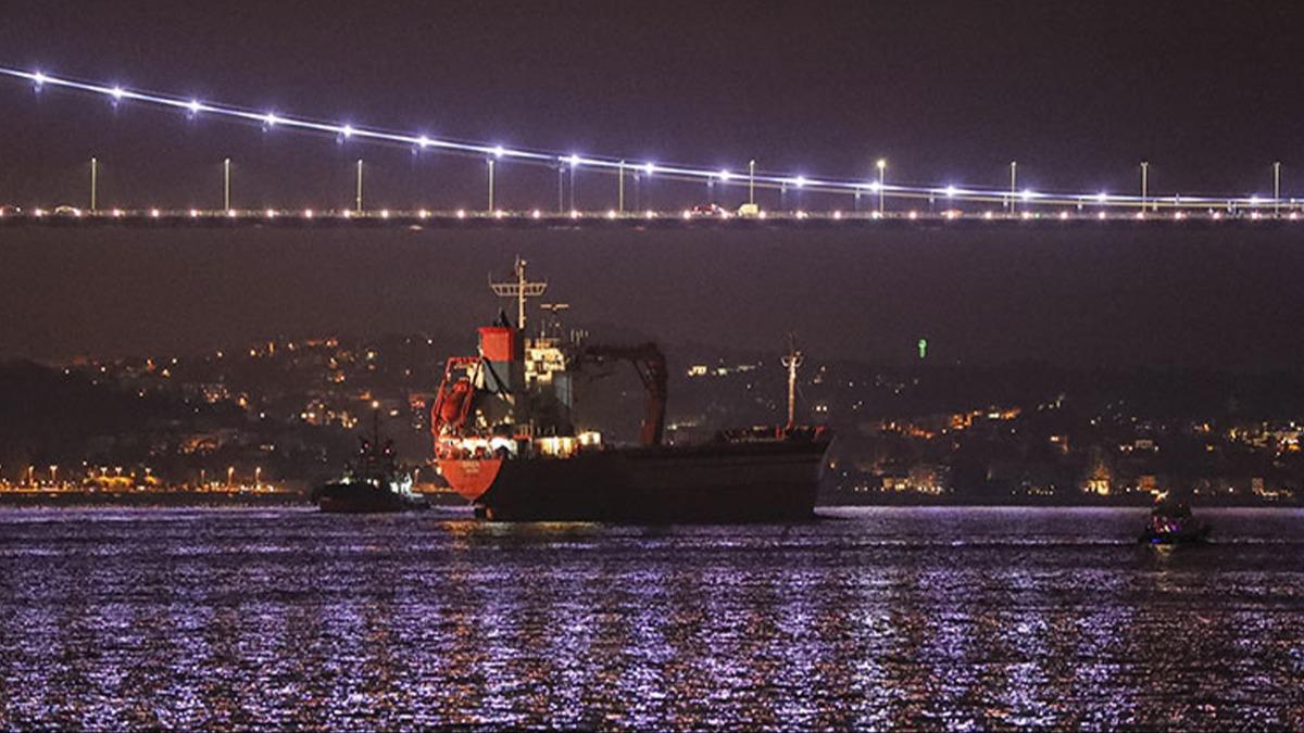 stanbul Boaz'nda arzalanan 4 metrelik ime bot kurtarld