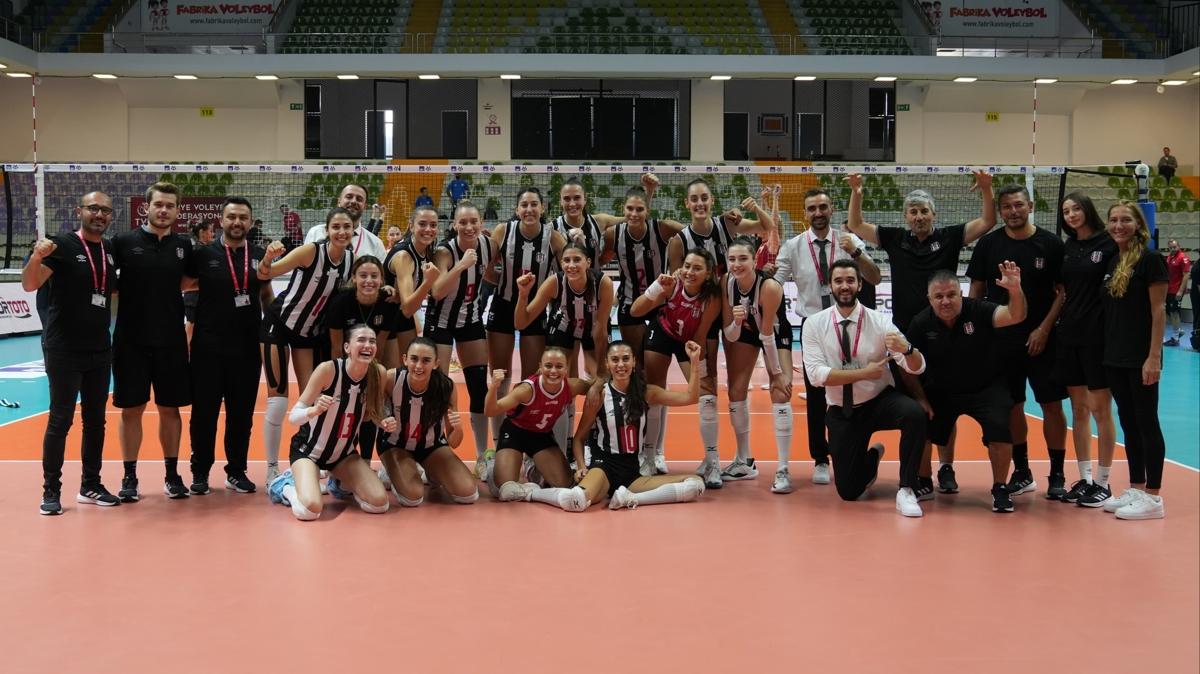 Beikta Kupa Voley'e galibiyetle balad