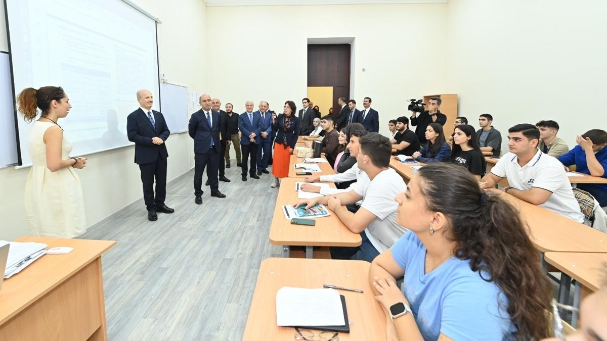 YK Bakan zvar, Trkiye-Azerbaycan niversitesini ziyaret etti