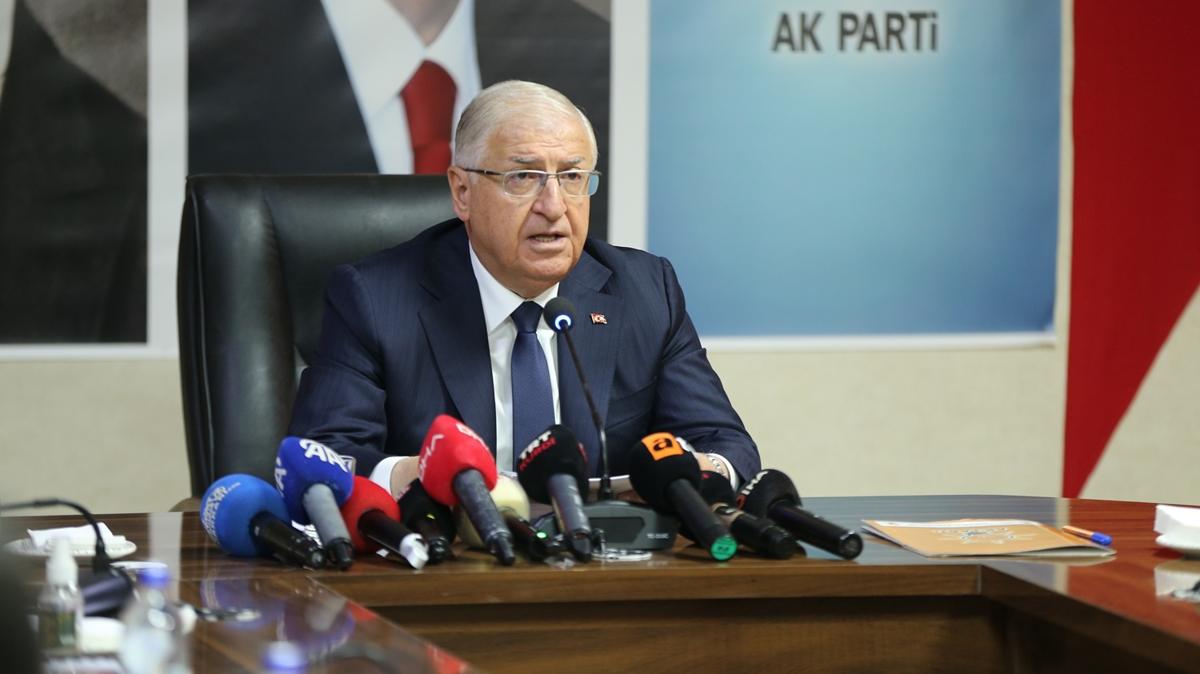 Milli Savunma Bakan Gler, Hakkari'de genlerle bir araya geldi