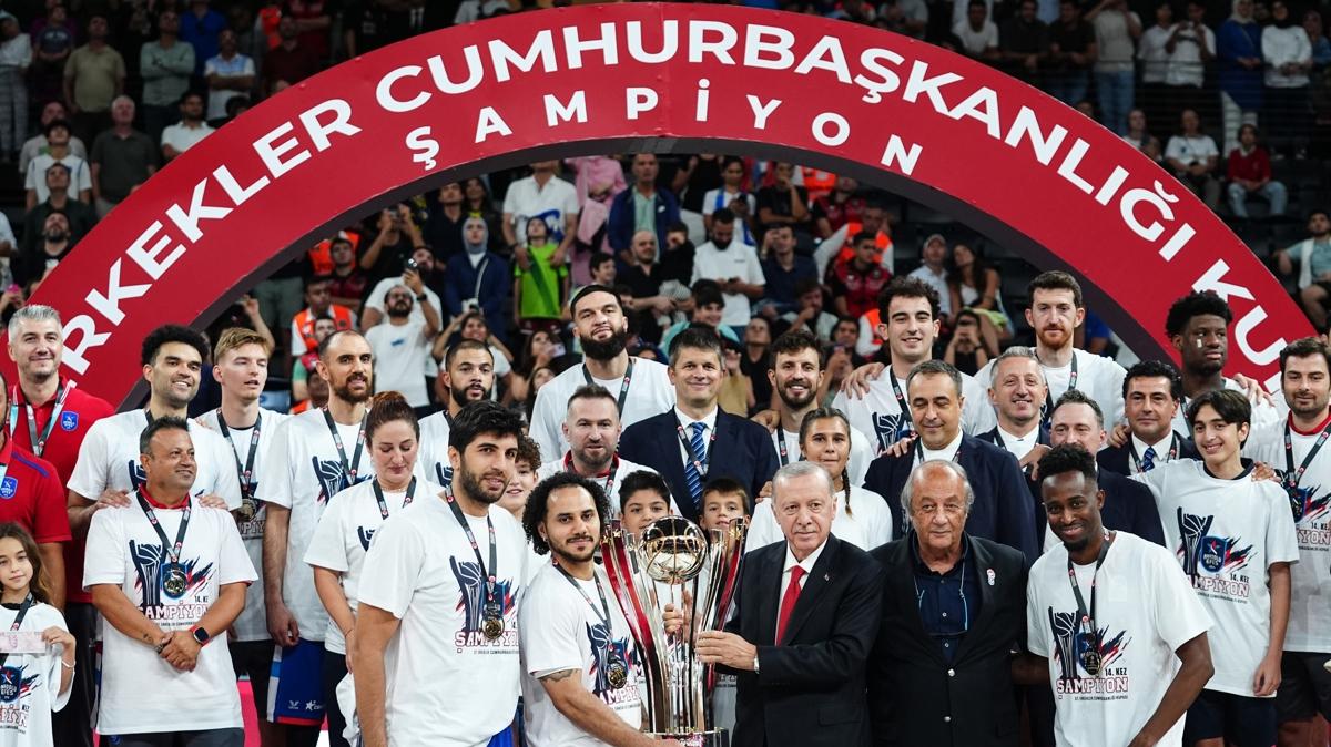 Cumhurbakanl Kupas Anadolu Efes'in! Nefes kesen final