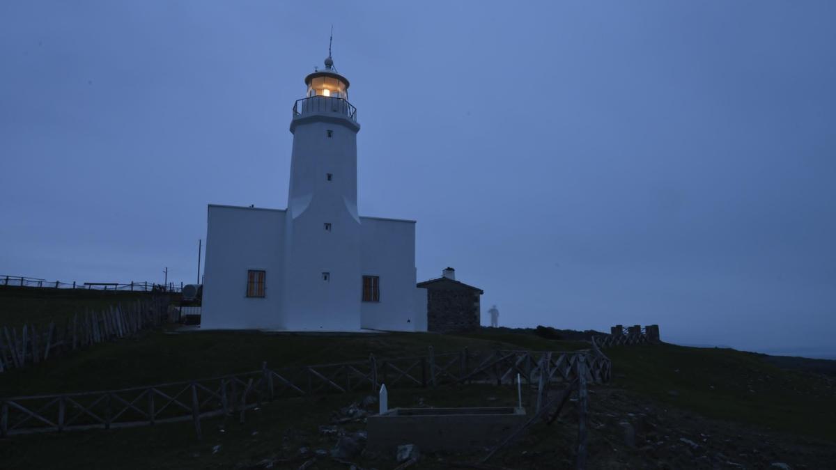 Bakan Uralolu'ndan 'nceburun Feneri' aklamas