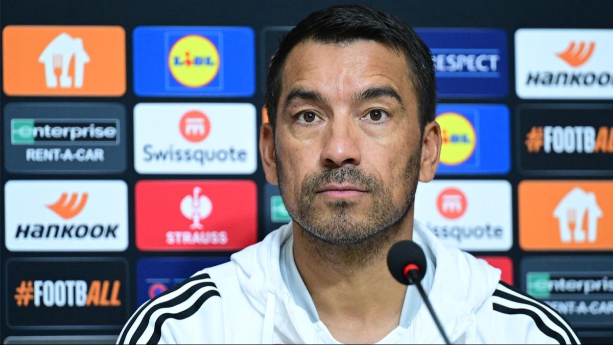 Giovanni van Bronckhorst'tan TFF'nin fikstr ayarlamasna tepki! ''7 deplasman nasl oluyor anlamadm''