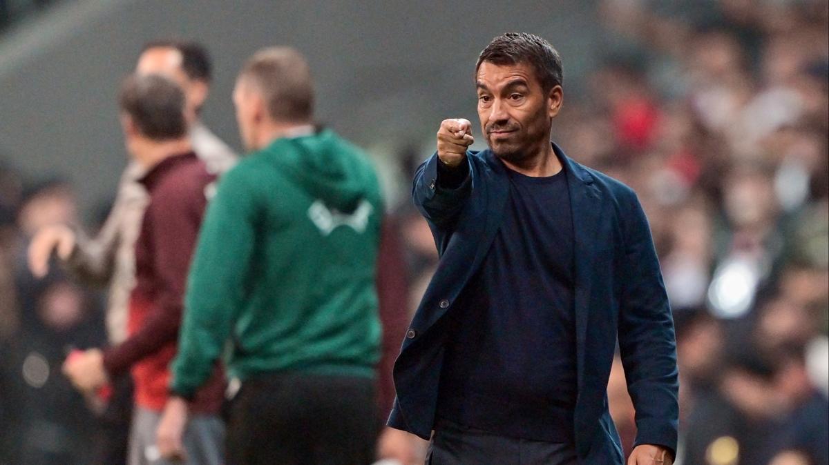 Giovanni van Bronckhorst'tan taraftar aklamas: Hi bama gelmemiti