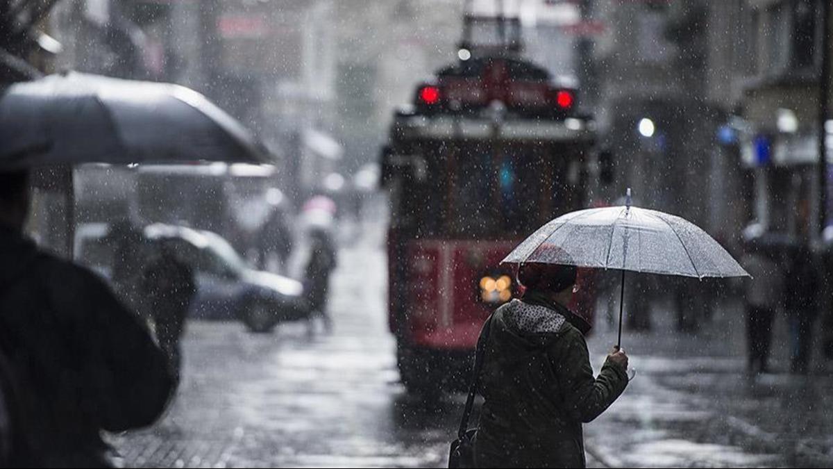 stanbul'da gk grltl saanak ya! Meteoroloji uyard: Ani sel ve su baskn olabilir