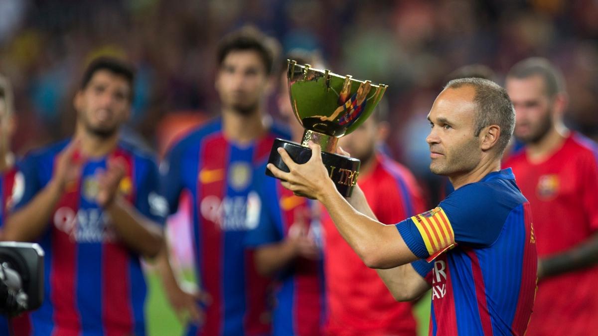 Andres Iniesta'dan duygusal veda! Futbolu braktn aklad